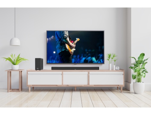TESLA PrimeSound HQ–880 na televíznom stolíku pripojený k televízii