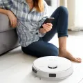 TESLA RoboStar iQ660 - laserový robotický vysávač